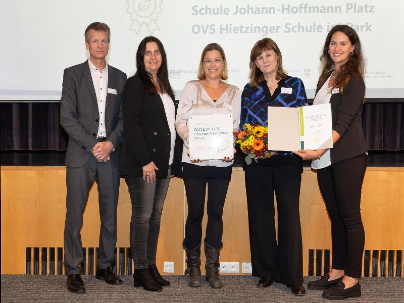 Guetesiegel_Hietzinger_Schule_im_Park_Wien.jpg