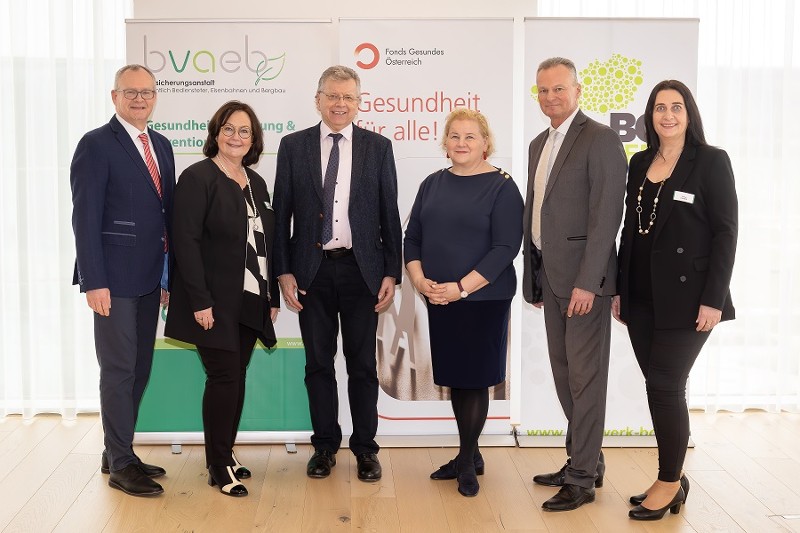 Dr. Klaus Ropin, Gesch&auml;ftsbereichsleiter FG&Ouml;, Dir. R&auml;tin Martina Petracek-Ankowitsch, BA, Dir. Mag. Walter Reutterer, Bundesministerin Korinna Schumann, BVAEB-Generaldirektor Dr. Gerhard Vogel, Dir. Sekret&auml;rin Sabine Fischer, MBA